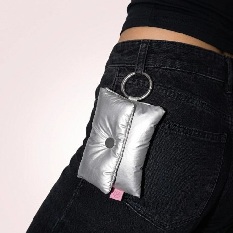 Womanizer Snap Pouch Silver - etui podrożne, srebrne, 11,5x9,5 cm